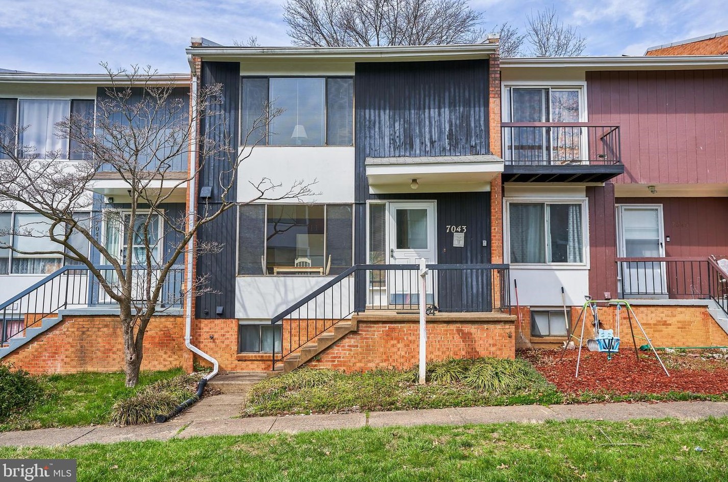 7043 Brocton Ct, Springfield, VA 22150