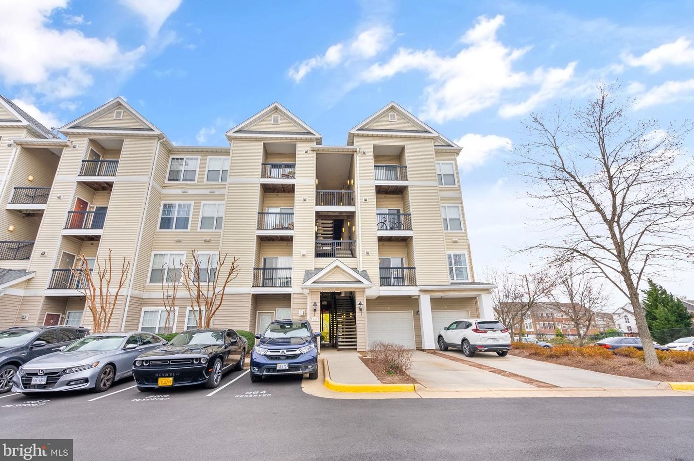 5123 Travis Edward Way, Centreville, VA 20120