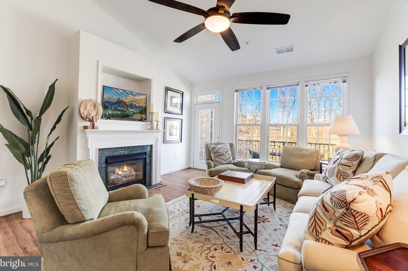 12180 Abington Hall Pl #303, Herndon, VA 20190