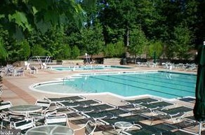 12111 Greenway Ct Apt 301, Fairfax, VA 22033