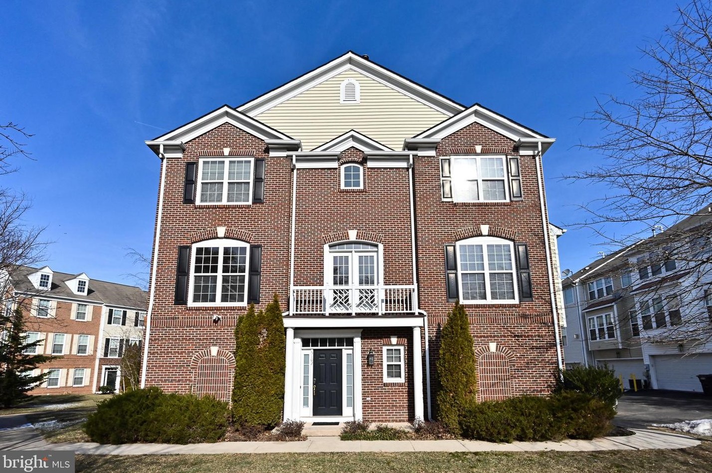 5102 Village Fountain Pl, Centreville, VA 20120