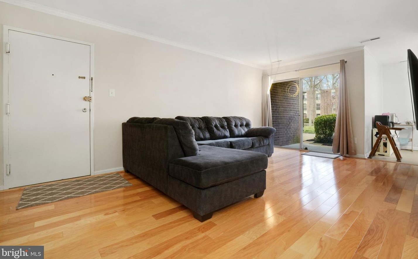 8308 Tobin Rd #11, Annandale, VA 22003