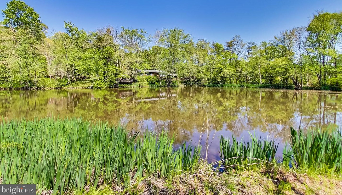 4512 Olley Ln, Fairfax, VA 22032-2128