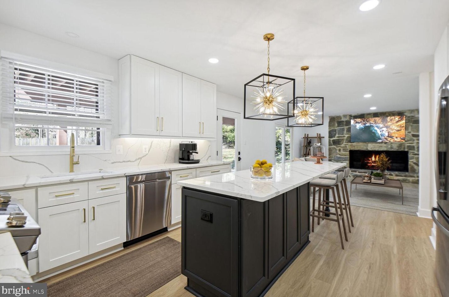 9351 Tovito Dr, Fairfax, VA 22031-3824