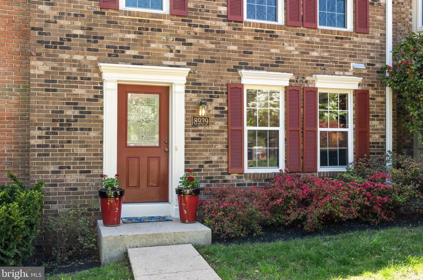 8939 Park Forest Dr, Springfield, VA 22152