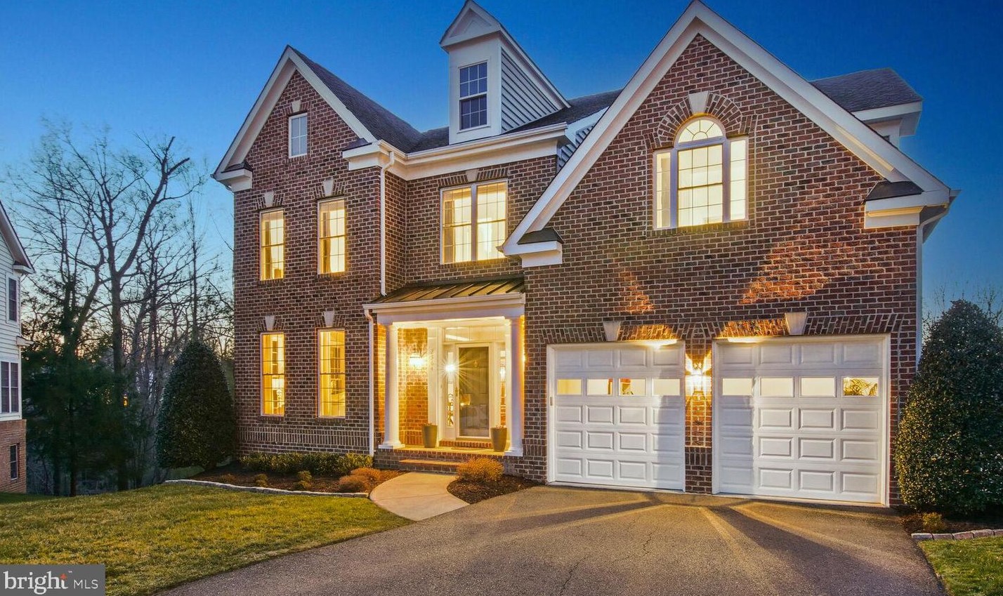 2364 Coal Train Dr, Vienna, VA 22027-1153