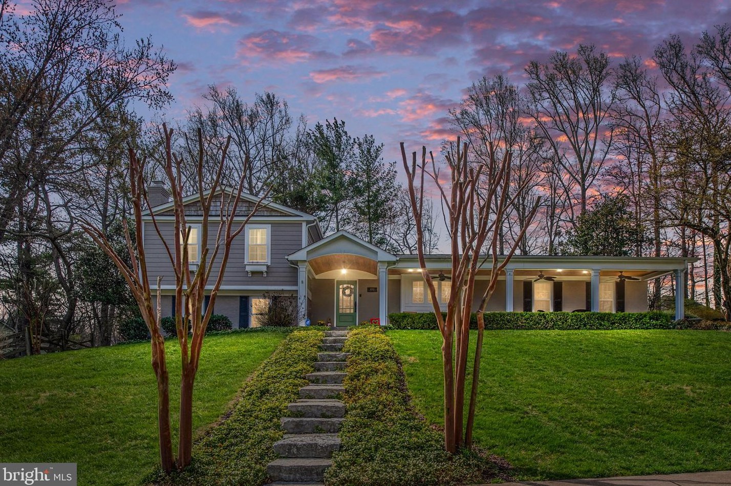 10025 Garrett St, Vienna, VA 22181