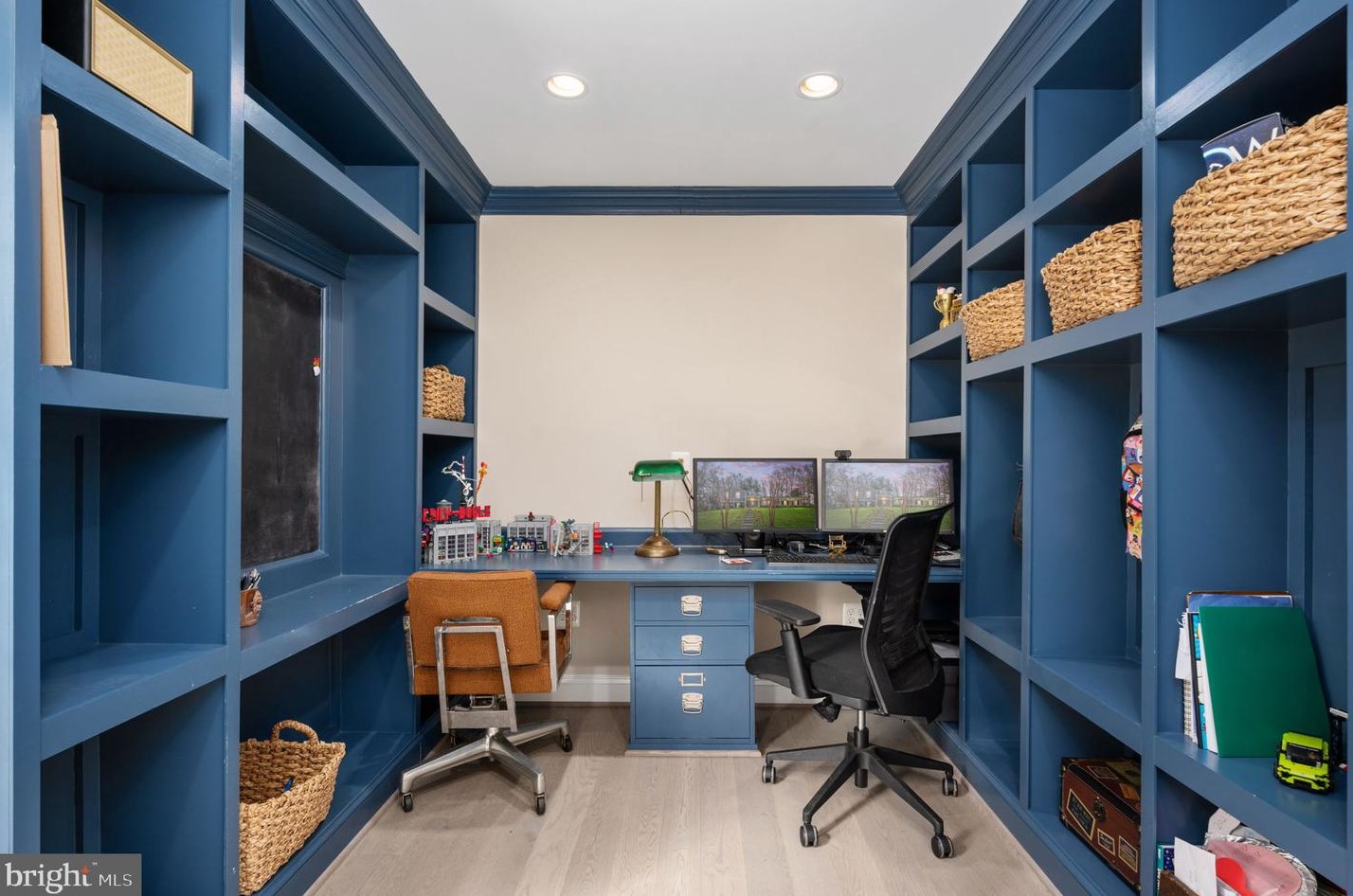 10025 Garrett St, Vienna VA  22181-3145 exterior