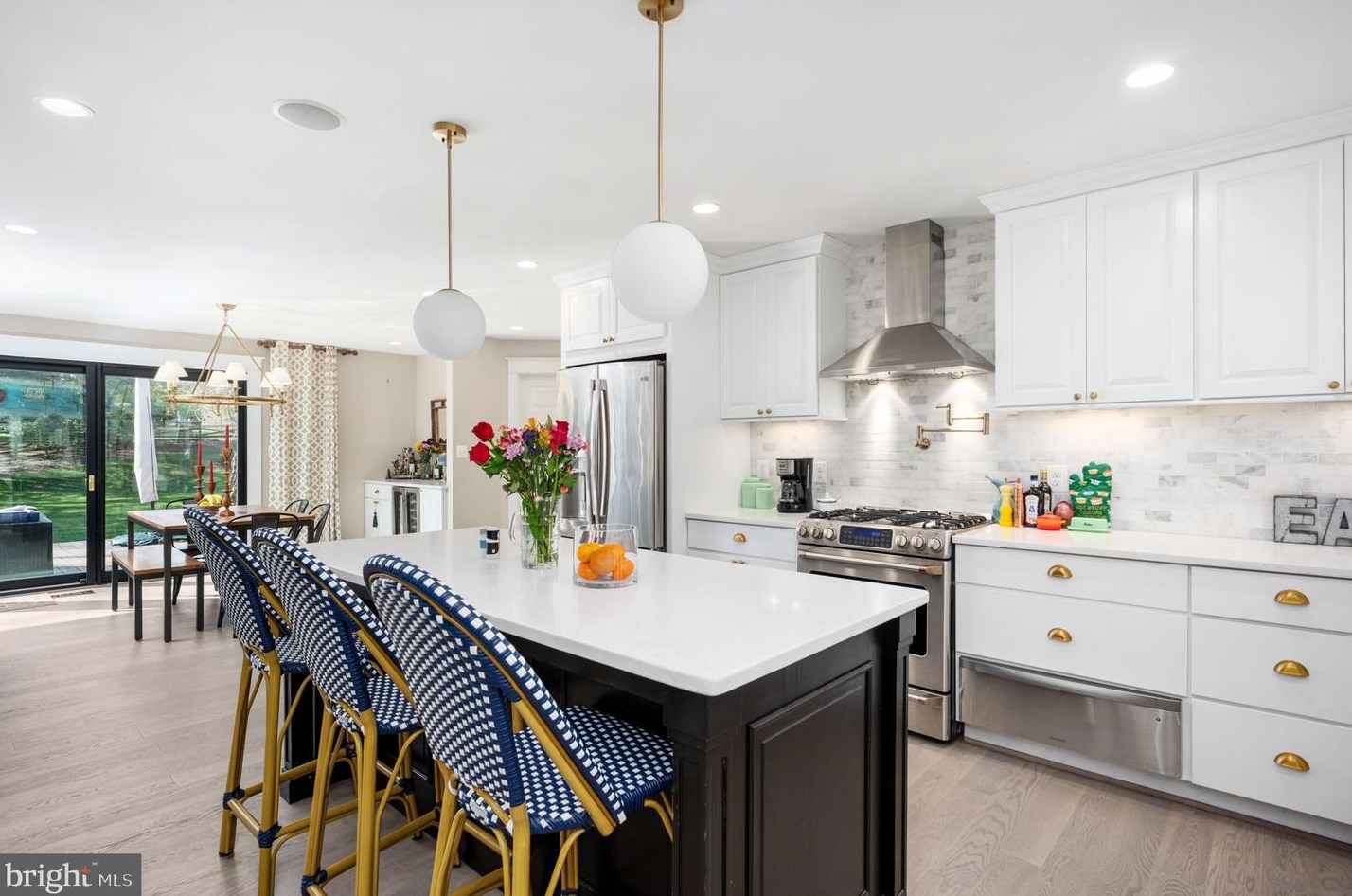 10025 Garrett St, Vienna VA  22181-3145 exterior