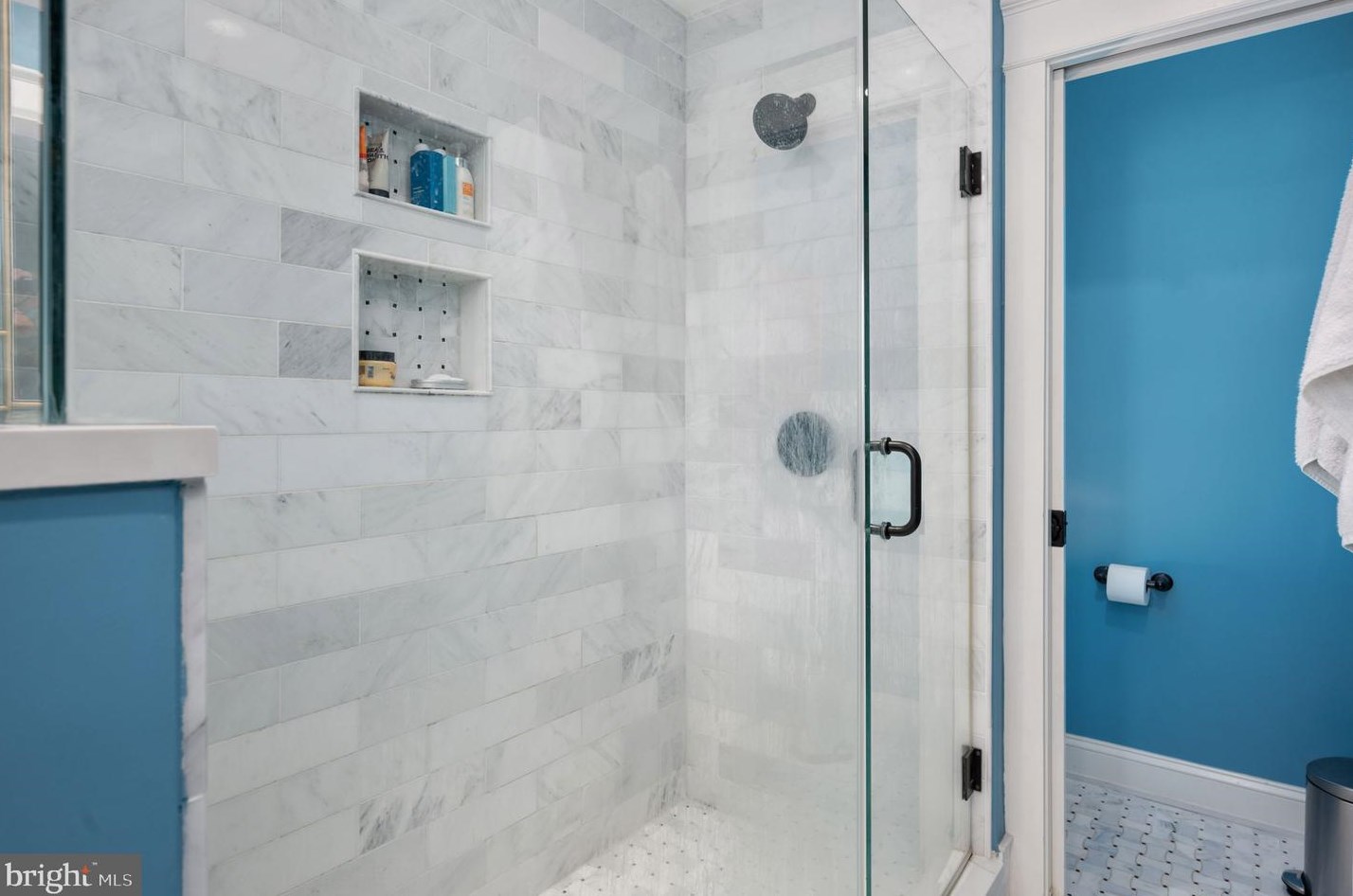 10025 Garrett St, Vienna VA  22181-3145 exterior