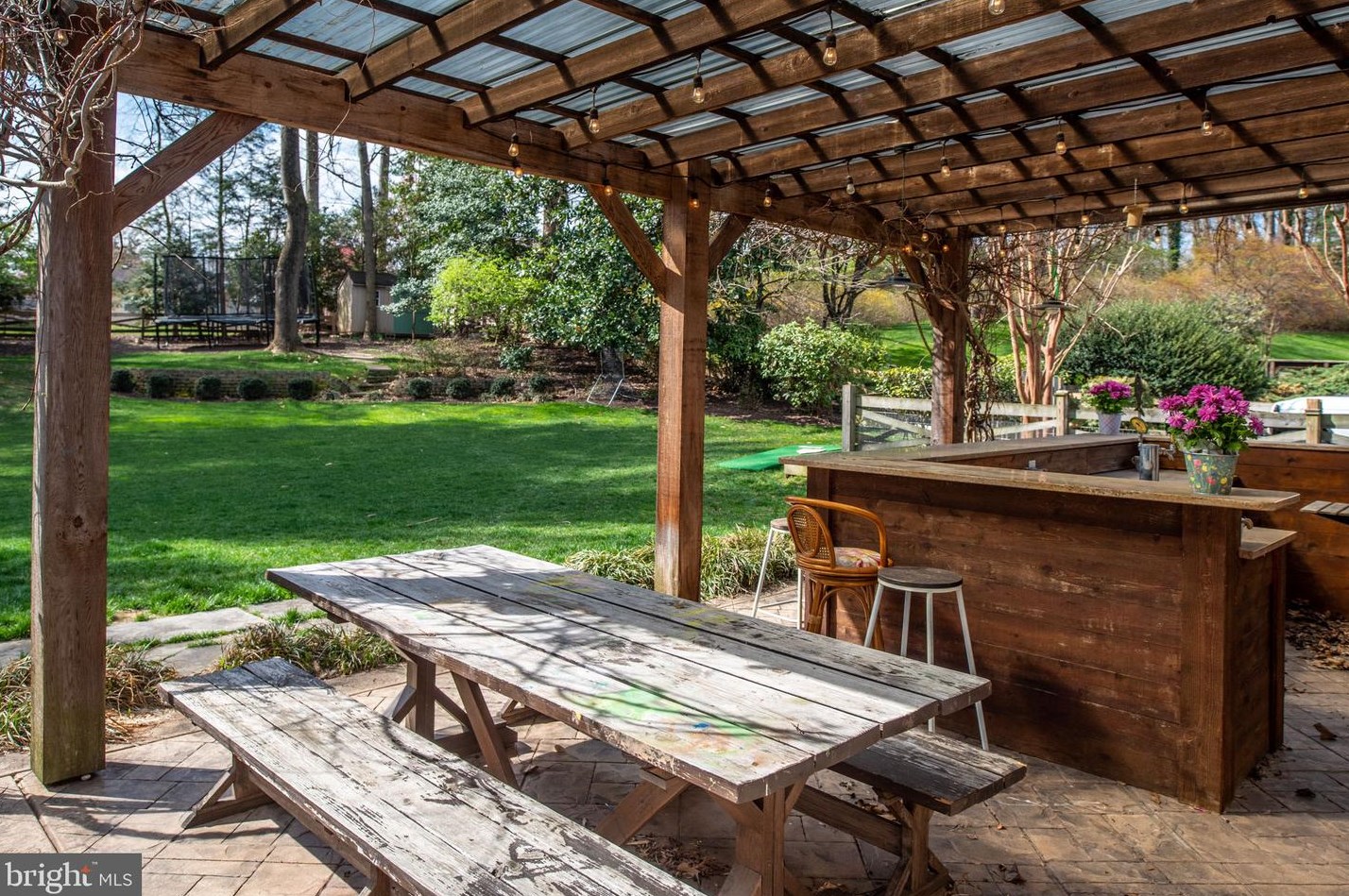 10025 Garrett St, Vienna VA  22181-3145 exterior