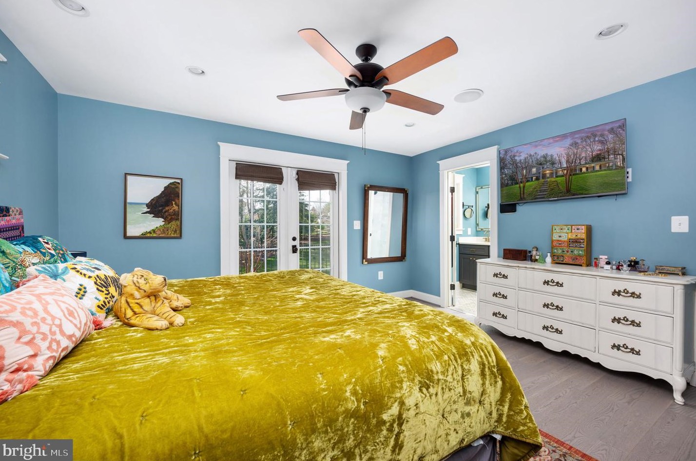 10025 Garrett St, Vienna VA  22181-3145 exterior