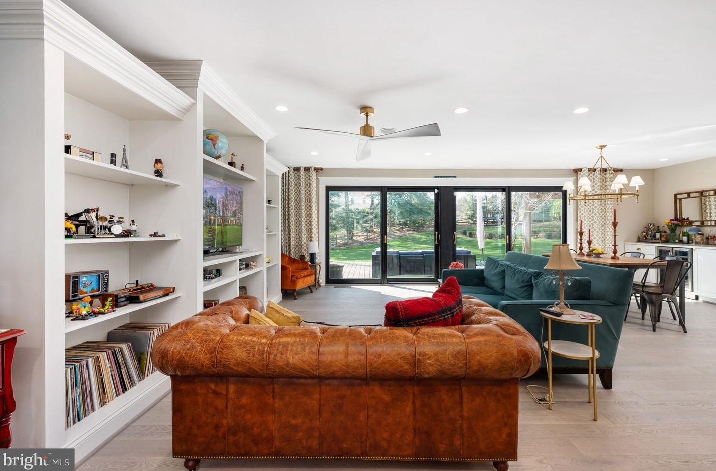 10025 Garrett St, Vienna VA  22181-3145 exterior