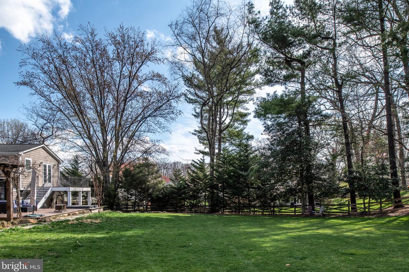 10025 Garrett St, Vienna VA  22181-3145 exterior