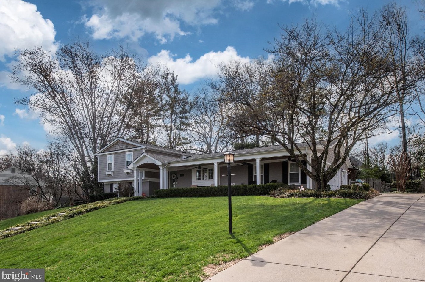 10025 Garrett St, Vienna VA  22181-3145 exterior