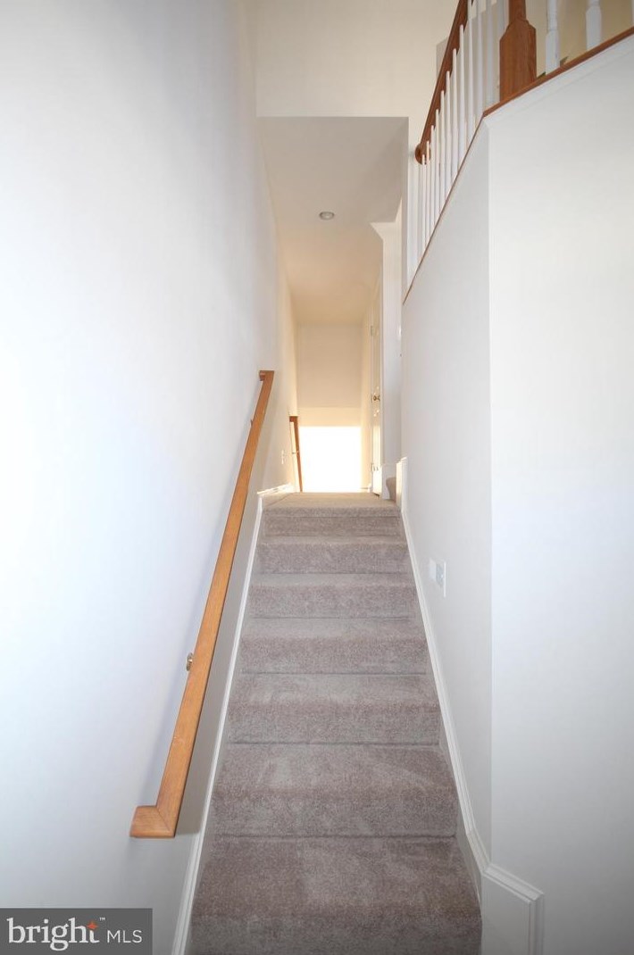 8025 Samuel Wallis St, Lorton, VA 22079