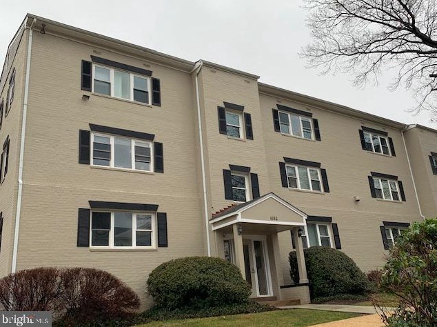 3051 Patrick Henry Dr Apt 101, Falls Church, VA 22044