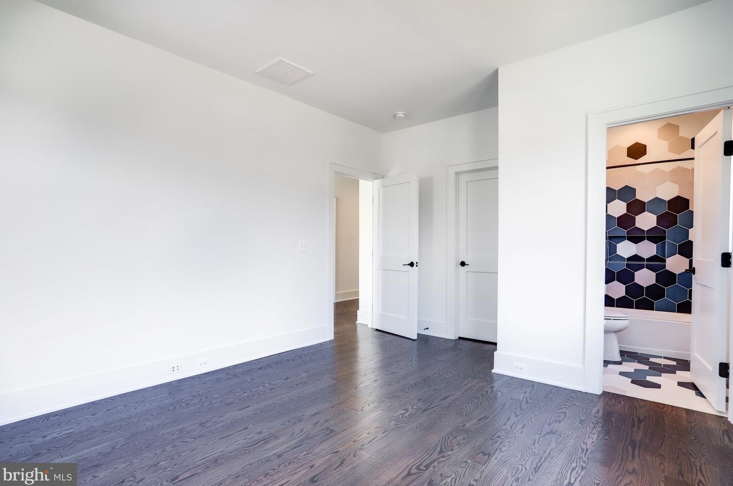 413 Cynthia Ln, Vienna VA  22180-3514 exterior