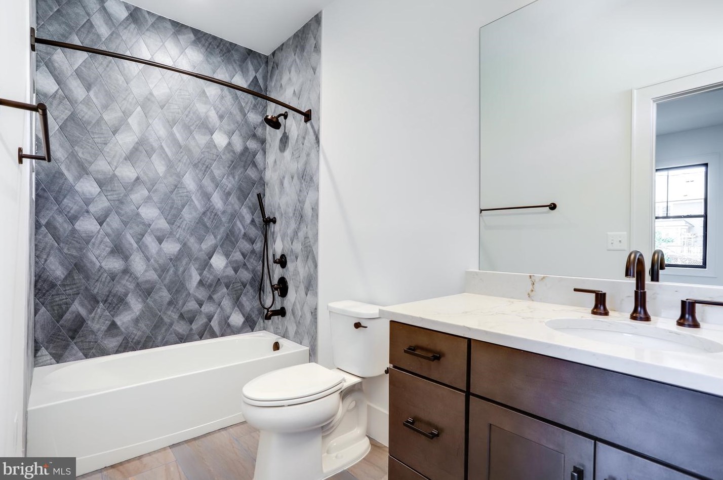 413 Cynthia Ln, Vienna VA  22180-3514 exterior