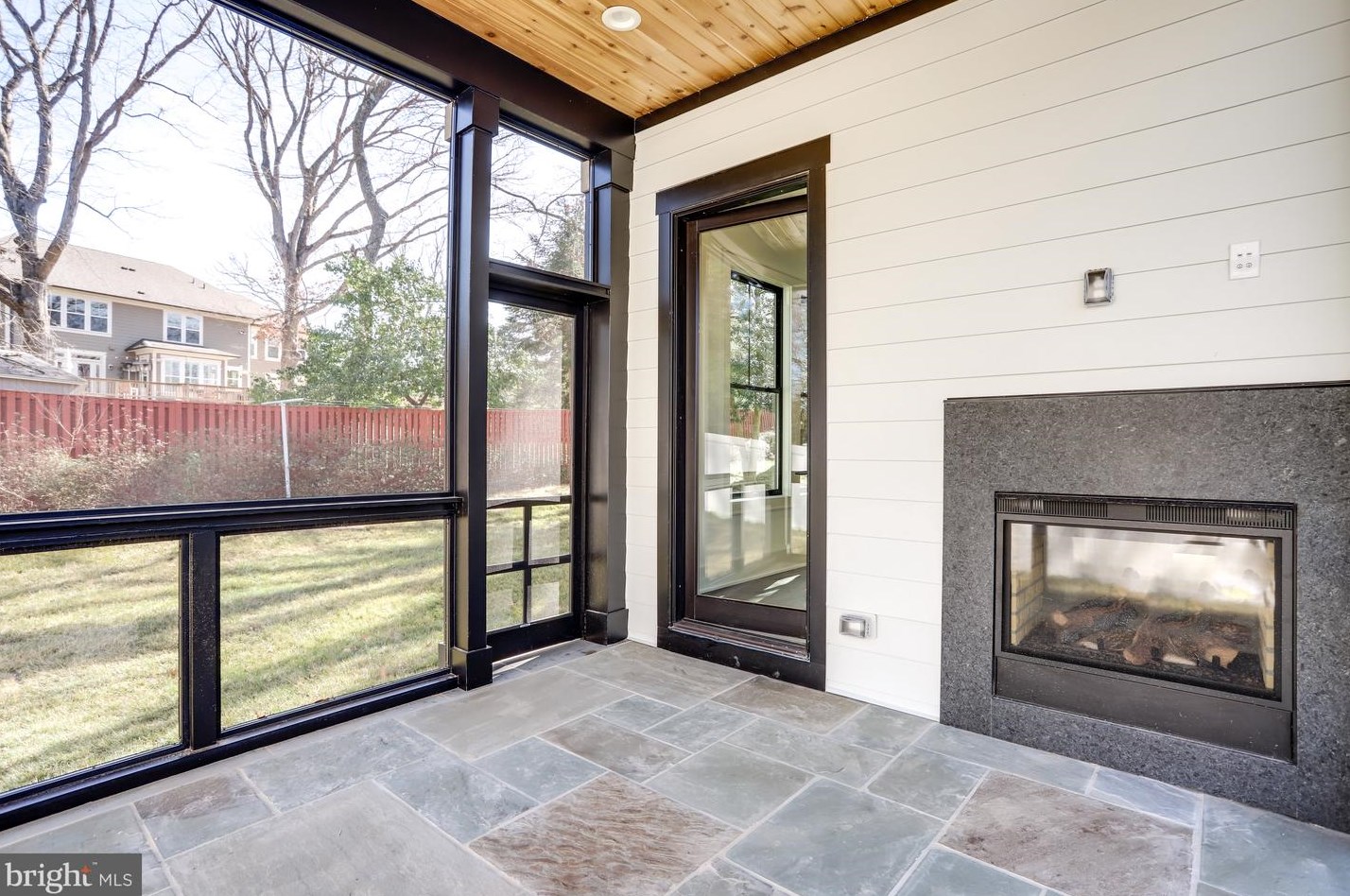 413 Cynthia Ln, Vienna VA  22180-3514 exterior
