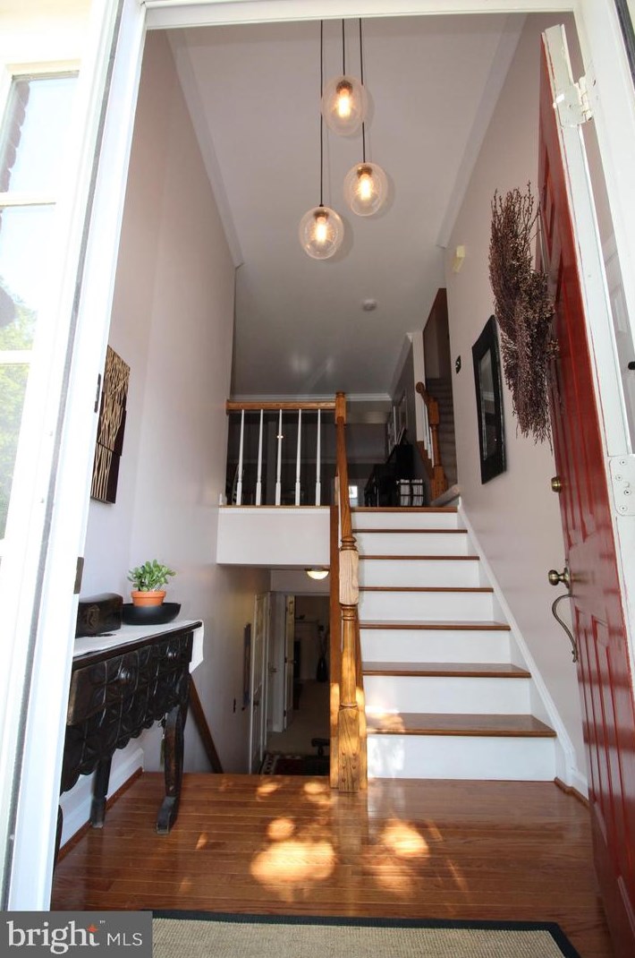 2112 Patty Ln, Vienna, VA 22182