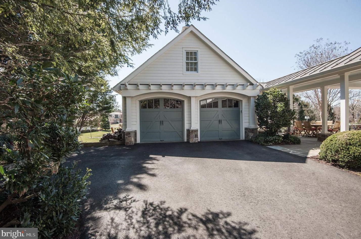 9817 Squaw Valley Dr, Vienna, VA 22182