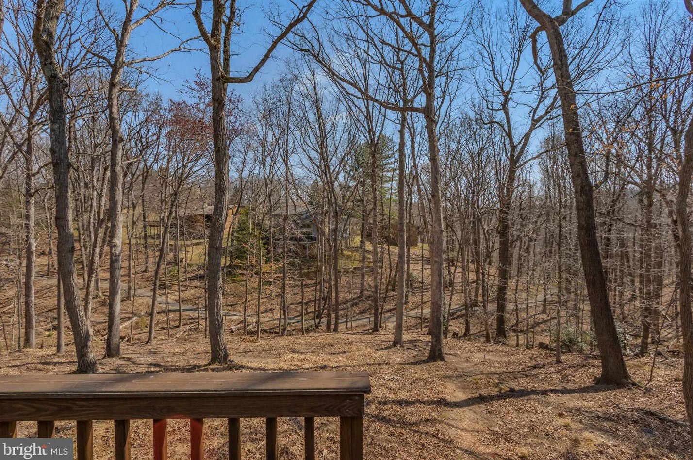 9119 Cricklewood Ct, Vienna VA  22182-1702 exterior