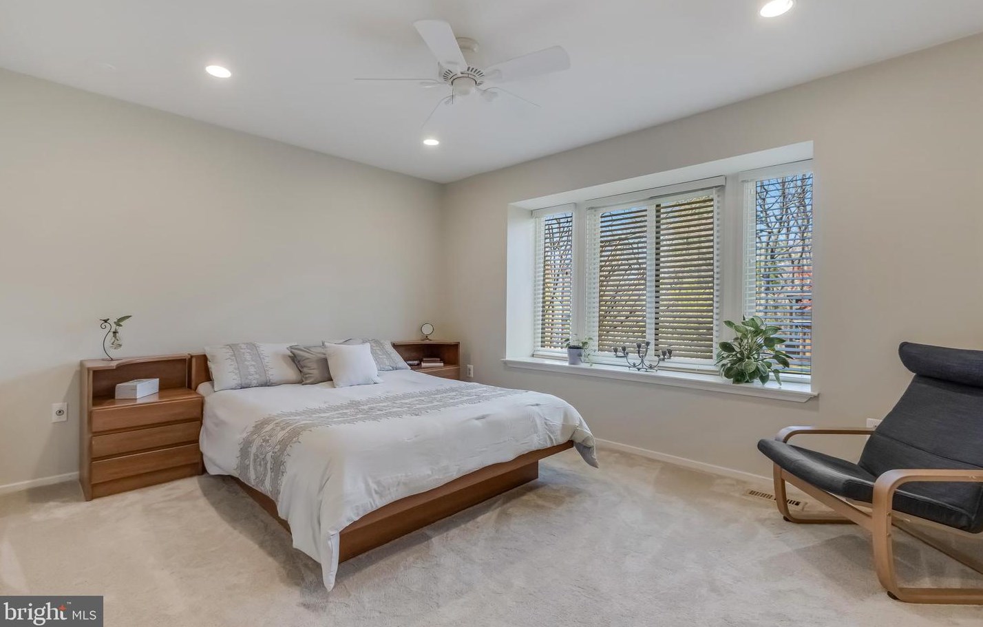 9119 Cricklewood Ct, Vienna VA  22182-1702 exterior