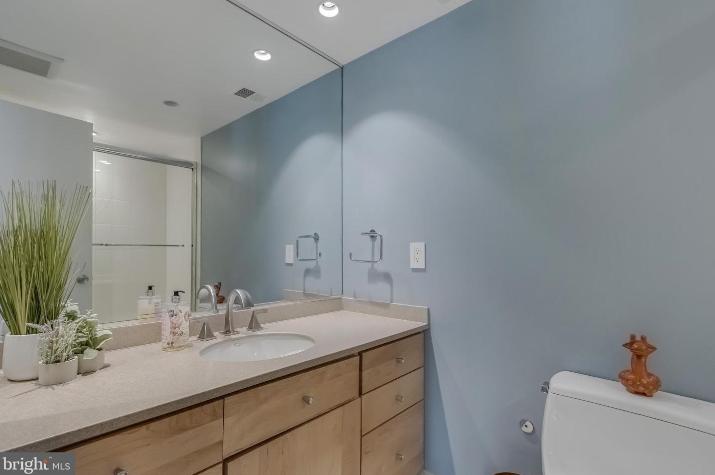 9119 Cricklewood Ct, Vienna VA  22182-1702 exterior