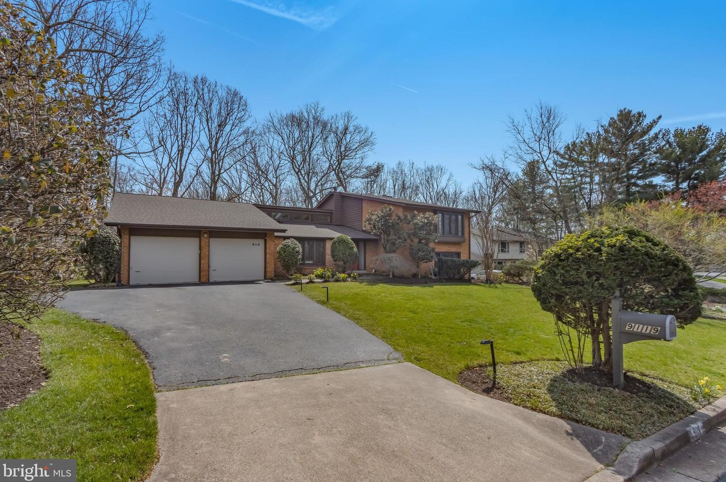 9119 Cricklewood Ct, Vienna VA  22182-1702 exterior