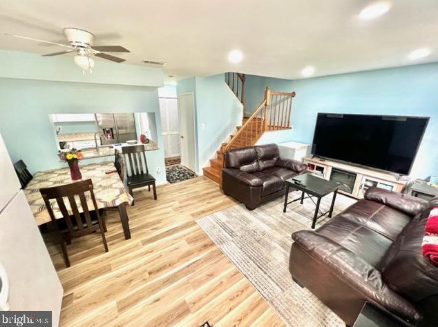 14337 Johnny Moore Ct, Centreville VA  20120-3212 exterior