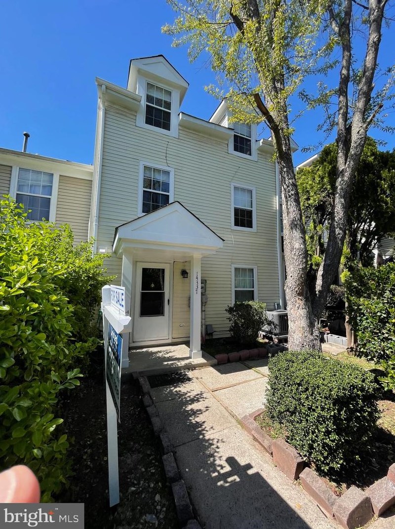 14337 Johnny Moore Ct, Centreville VA  20120-3212 exterior