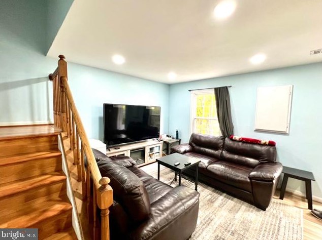 14337 Johnny Moore Ct, Centreville VA  20120-3212 exterior