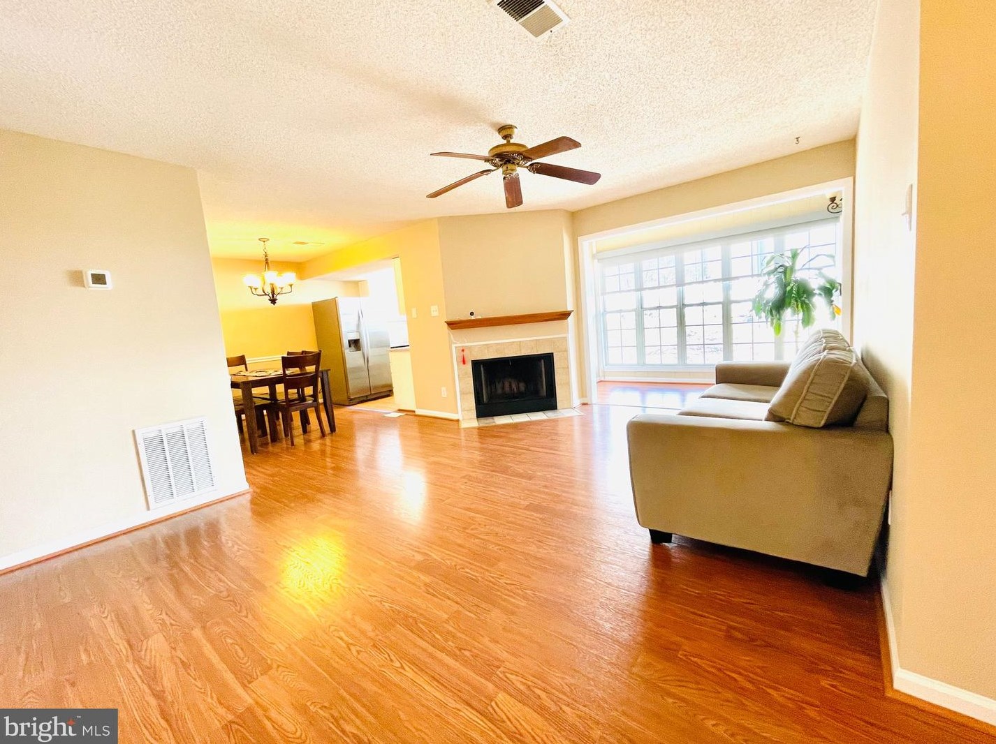 12110 Green Leaf Ct, Fairfax, VA 22033-2530