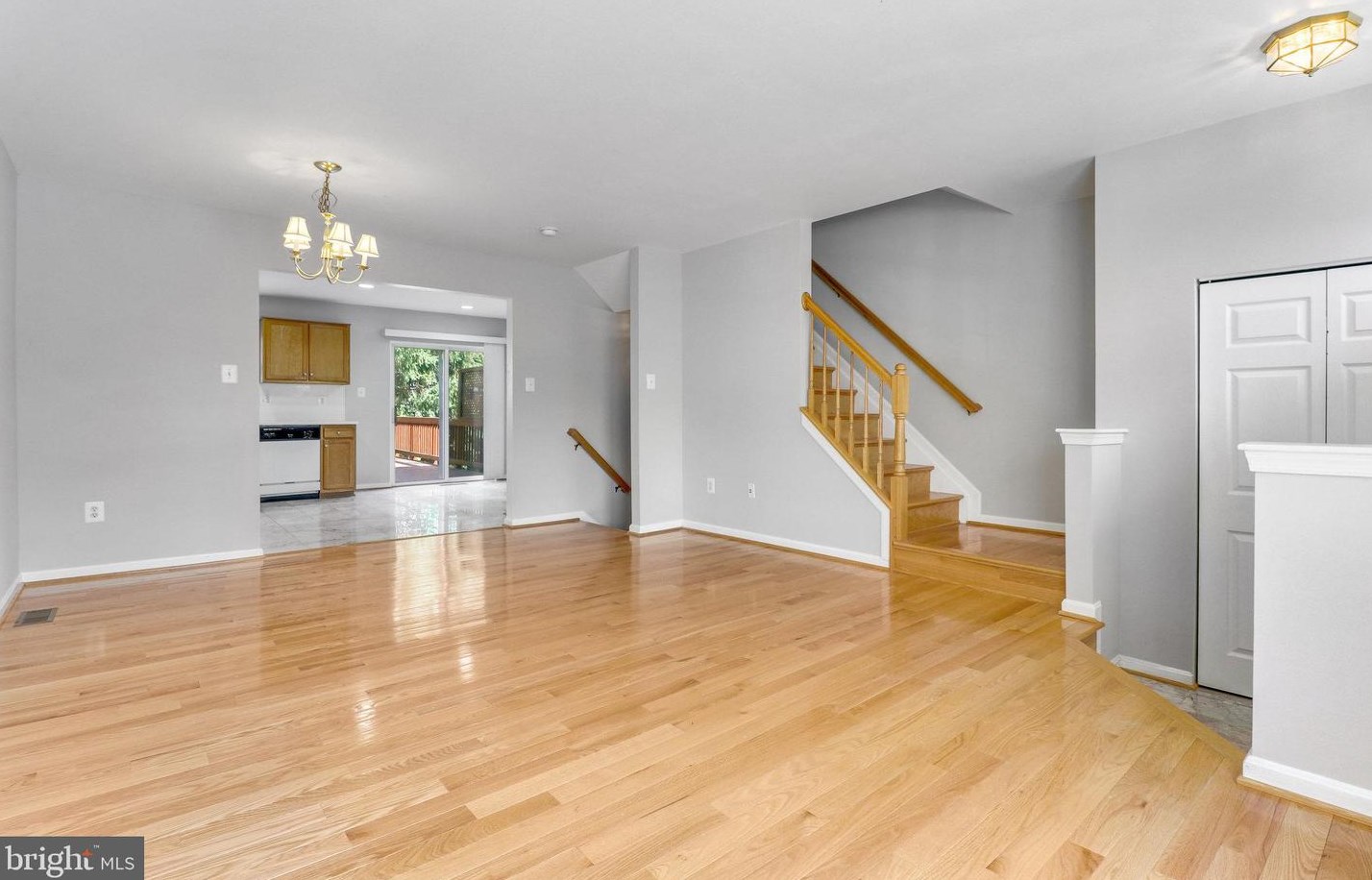 3975 Pinehurst Greens Dr, Fairfax, VA 22033