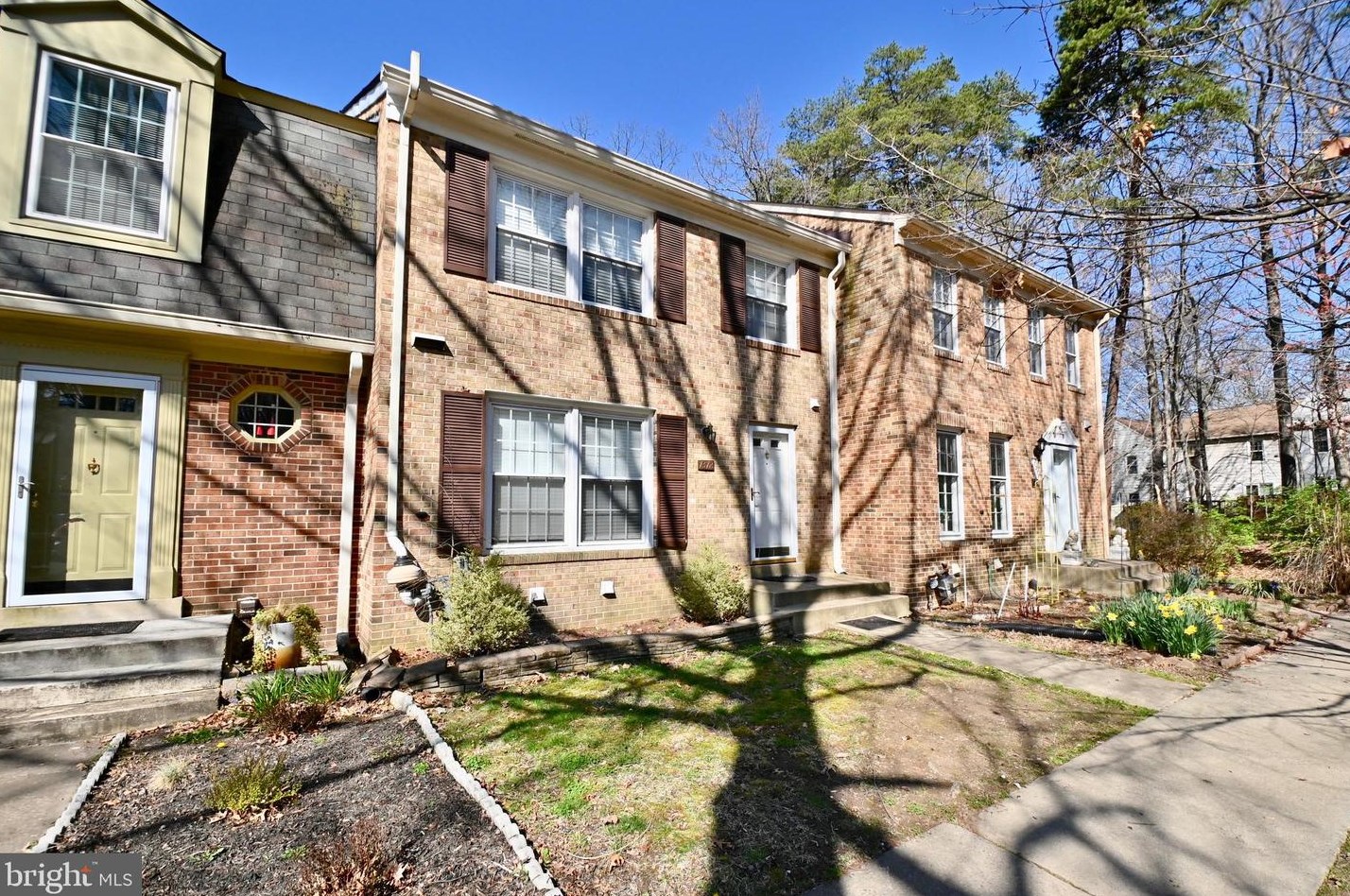 7372 Jiri Woods Ct, Springfield, VA 22153