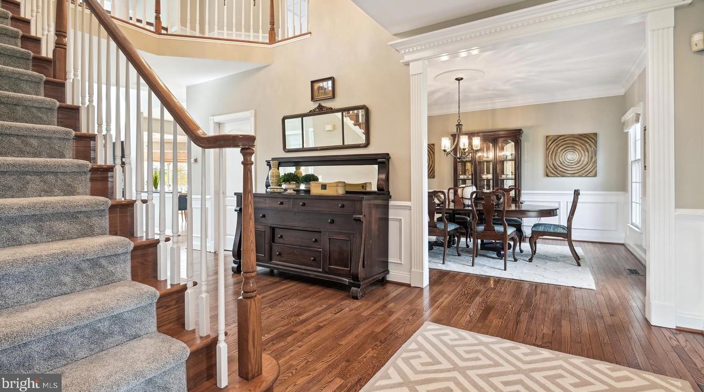 1702 Raleigh Hill Rd, Vienna, VA 22182-1854