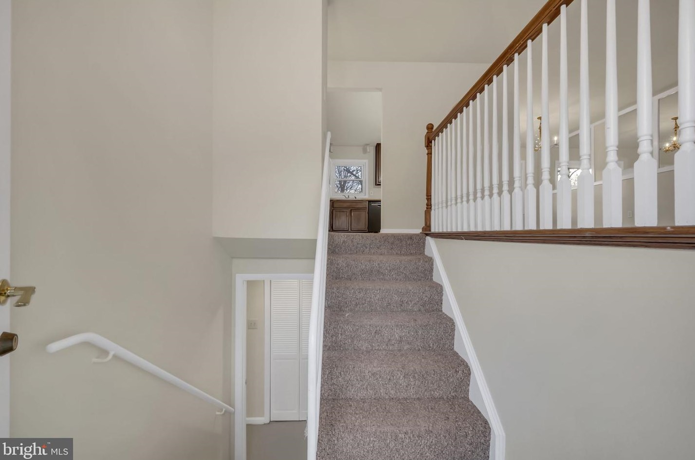 1240 Sunset Ct, Herndon, VA 20170