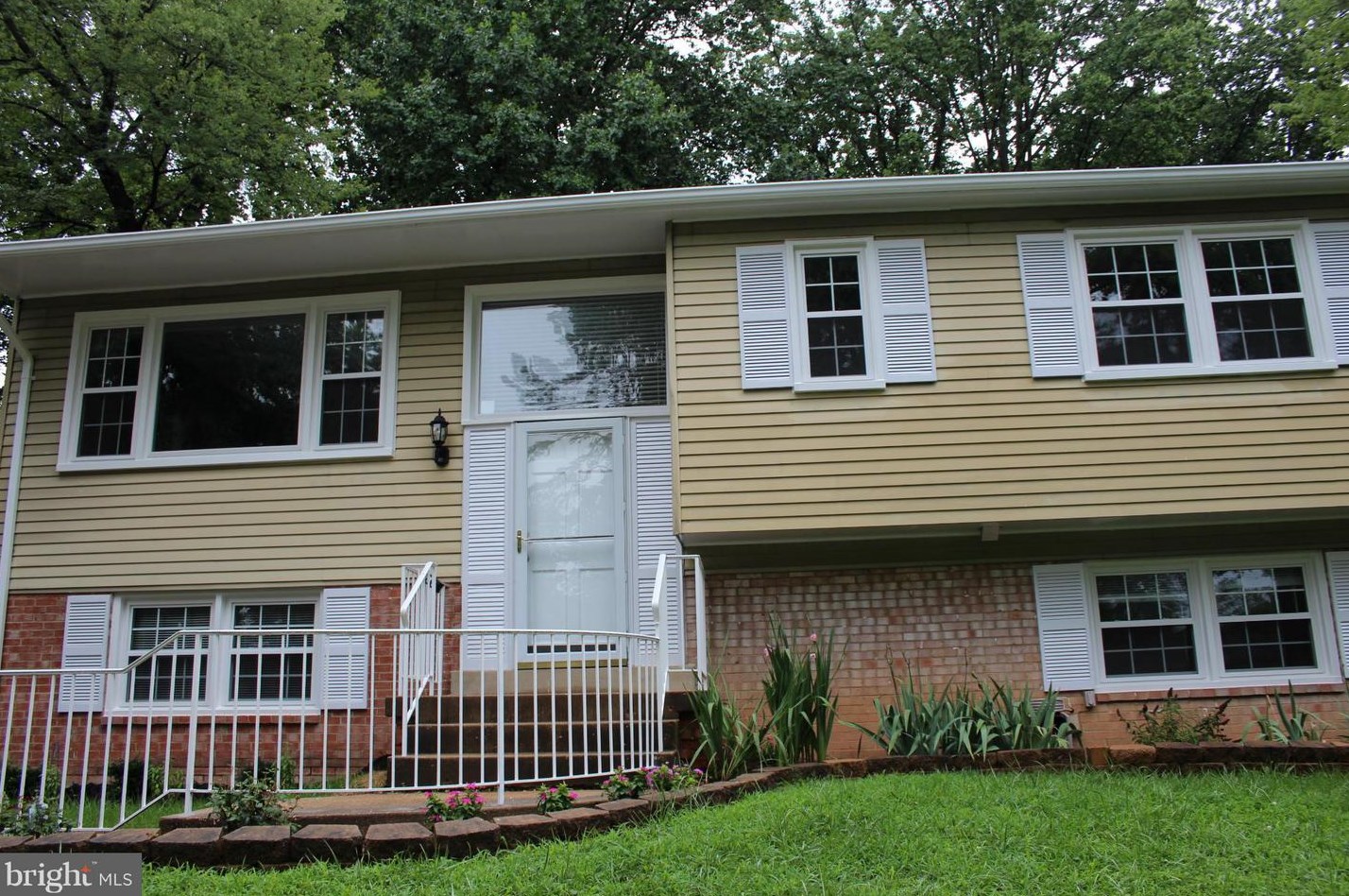 905 Shady Dr Se, Vienna, VA 22180