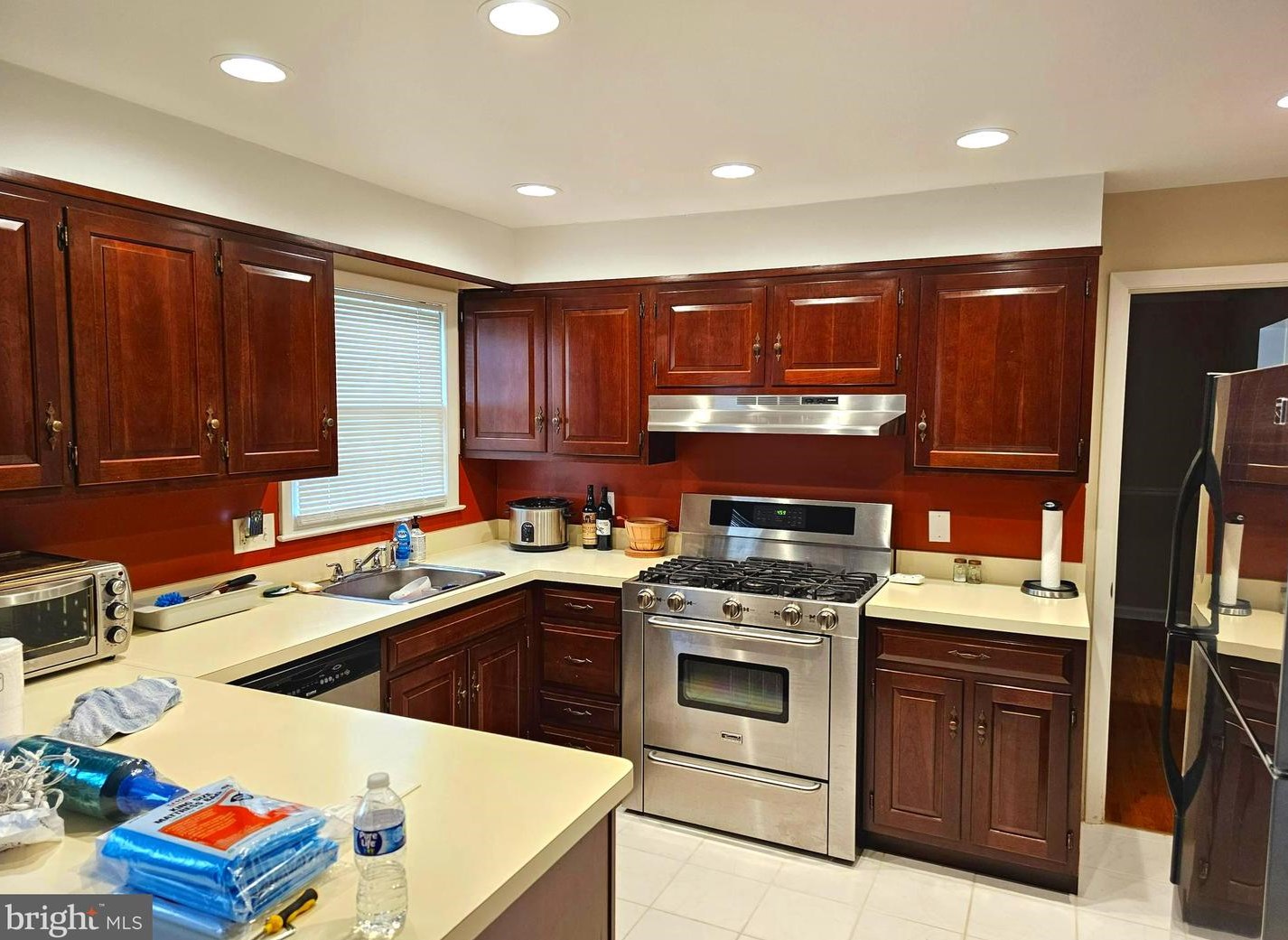 8414 Danford Ct, Springfield, VA 22152