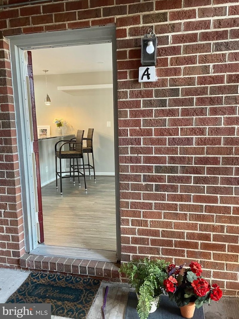 7604 Lakeside Village Dr #a, Falls Church, VA