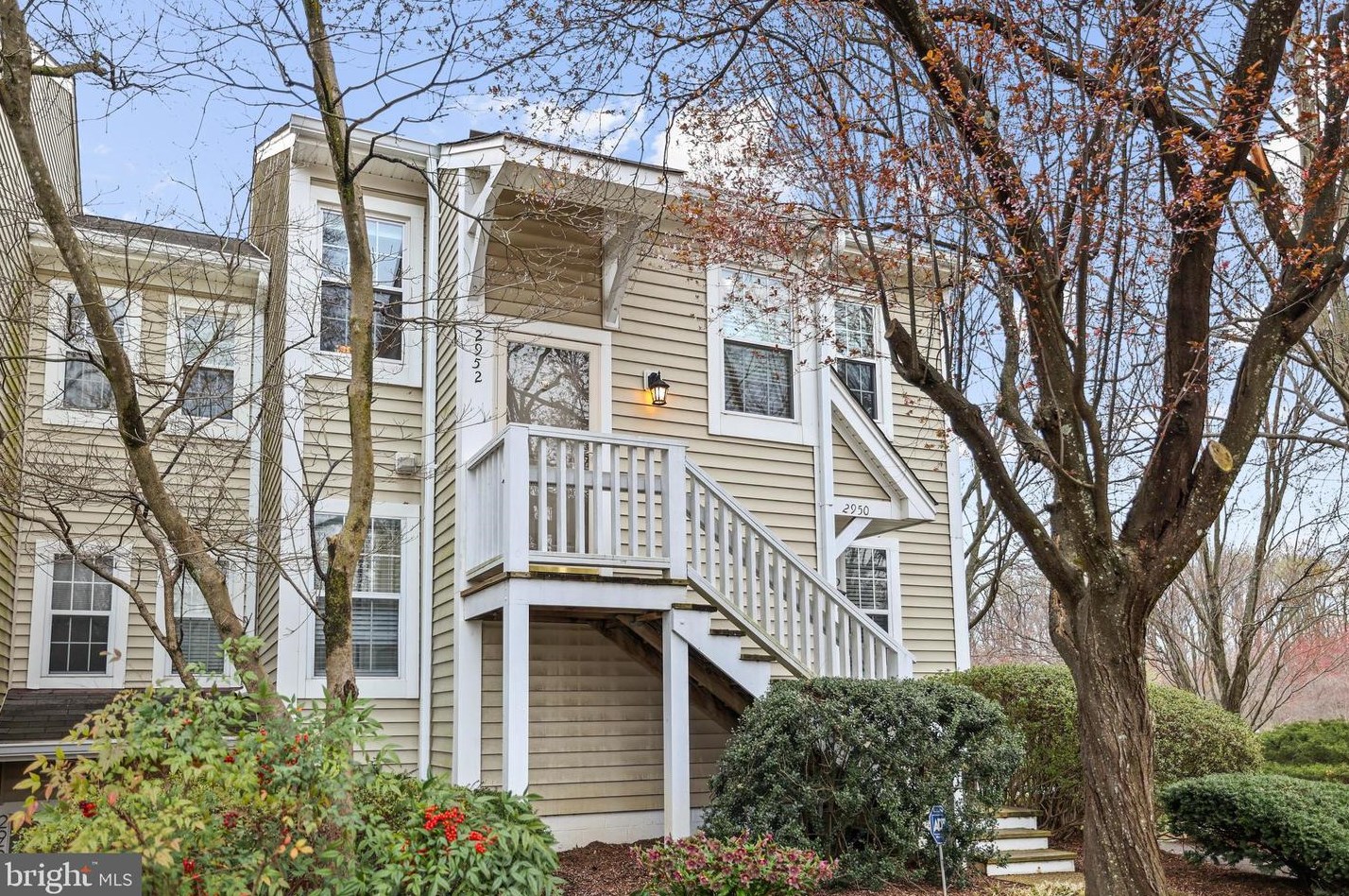 2952 Yarling Ct, Falls Church, VA 22042