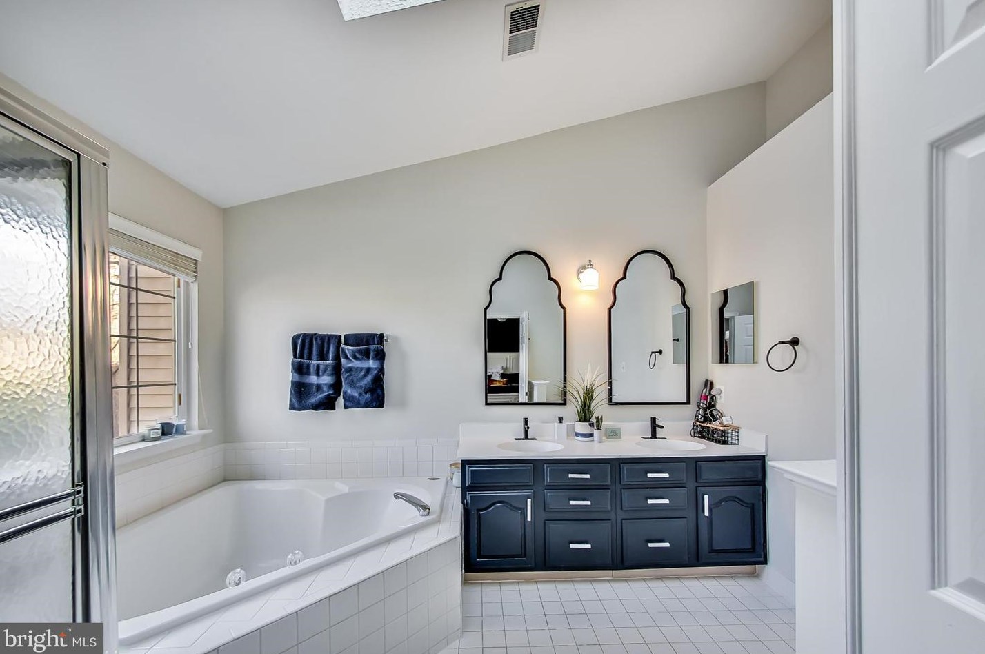 4017 Rosemeade Dr, Fairfax VA  22033-2873 exterior