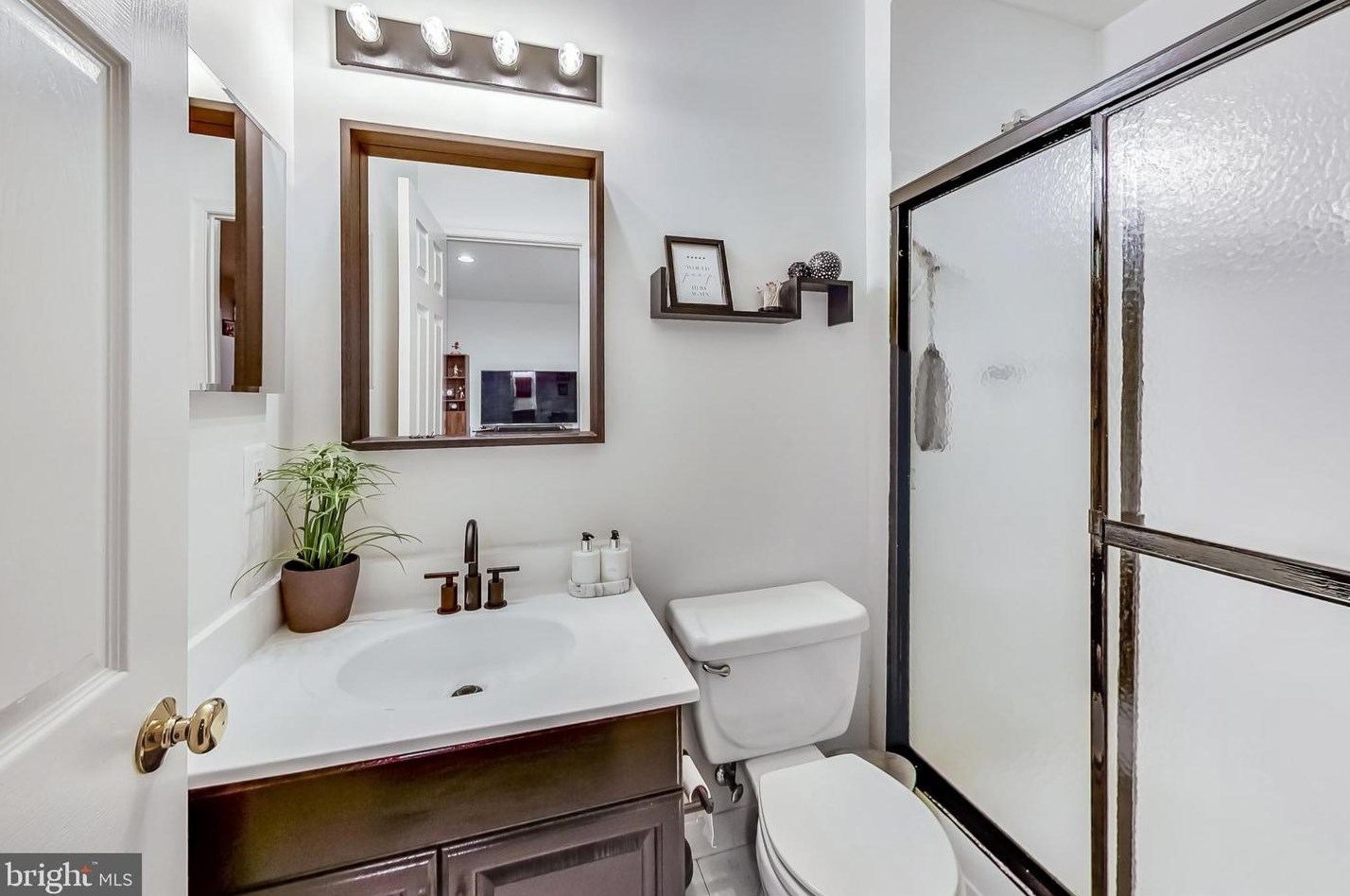 4017 Rosemeade Dr, Fairfax VA  22033-2873 exterior