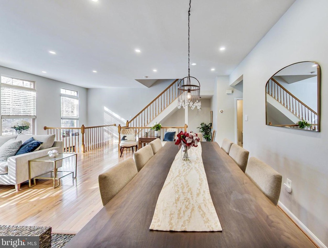 4017 Rosemeade Dr, Fairfax VA  22033-2873 exterior