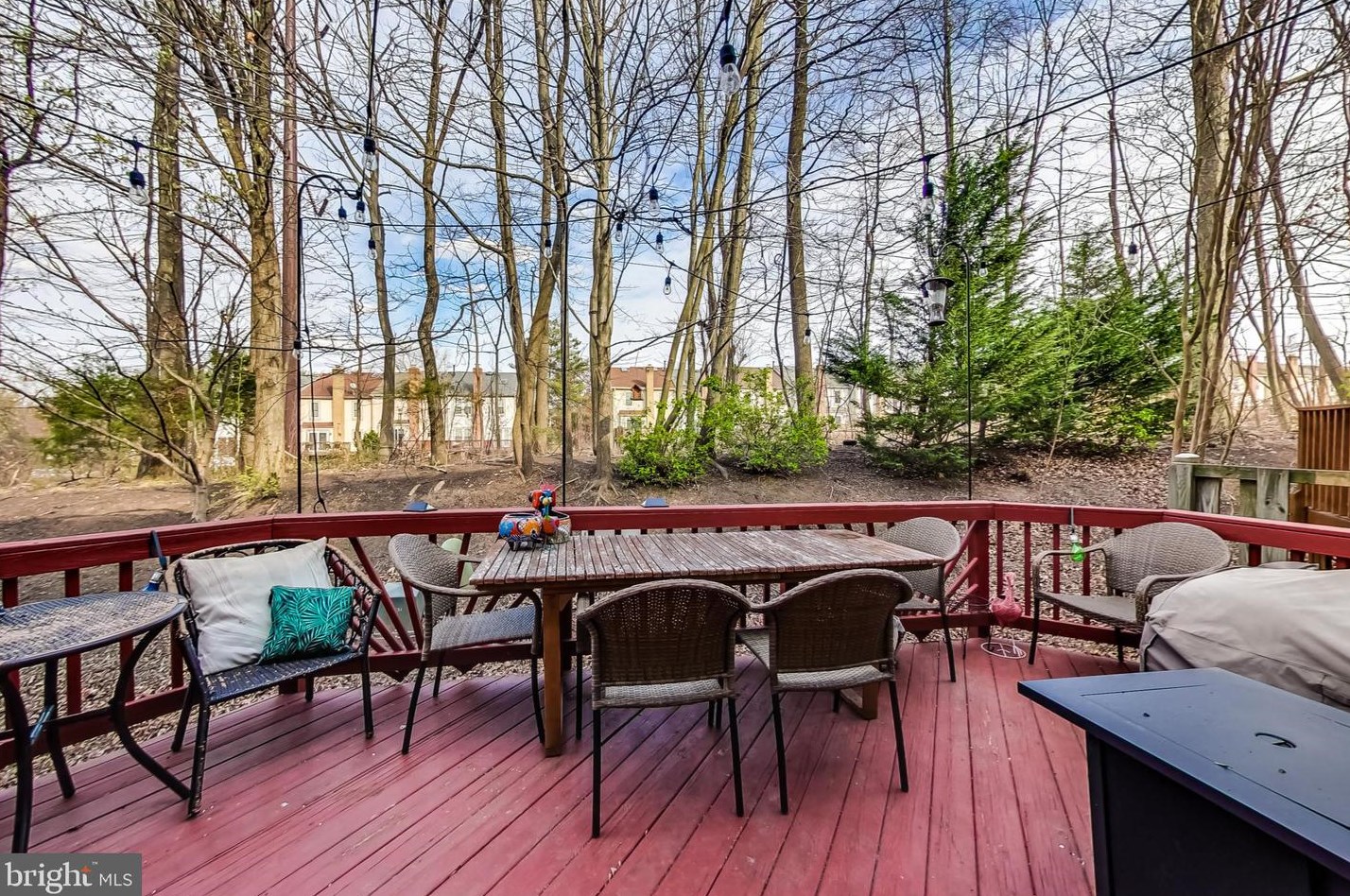 4017 Rosemeade Dr, Fairfax VA  22033-2873 exterior