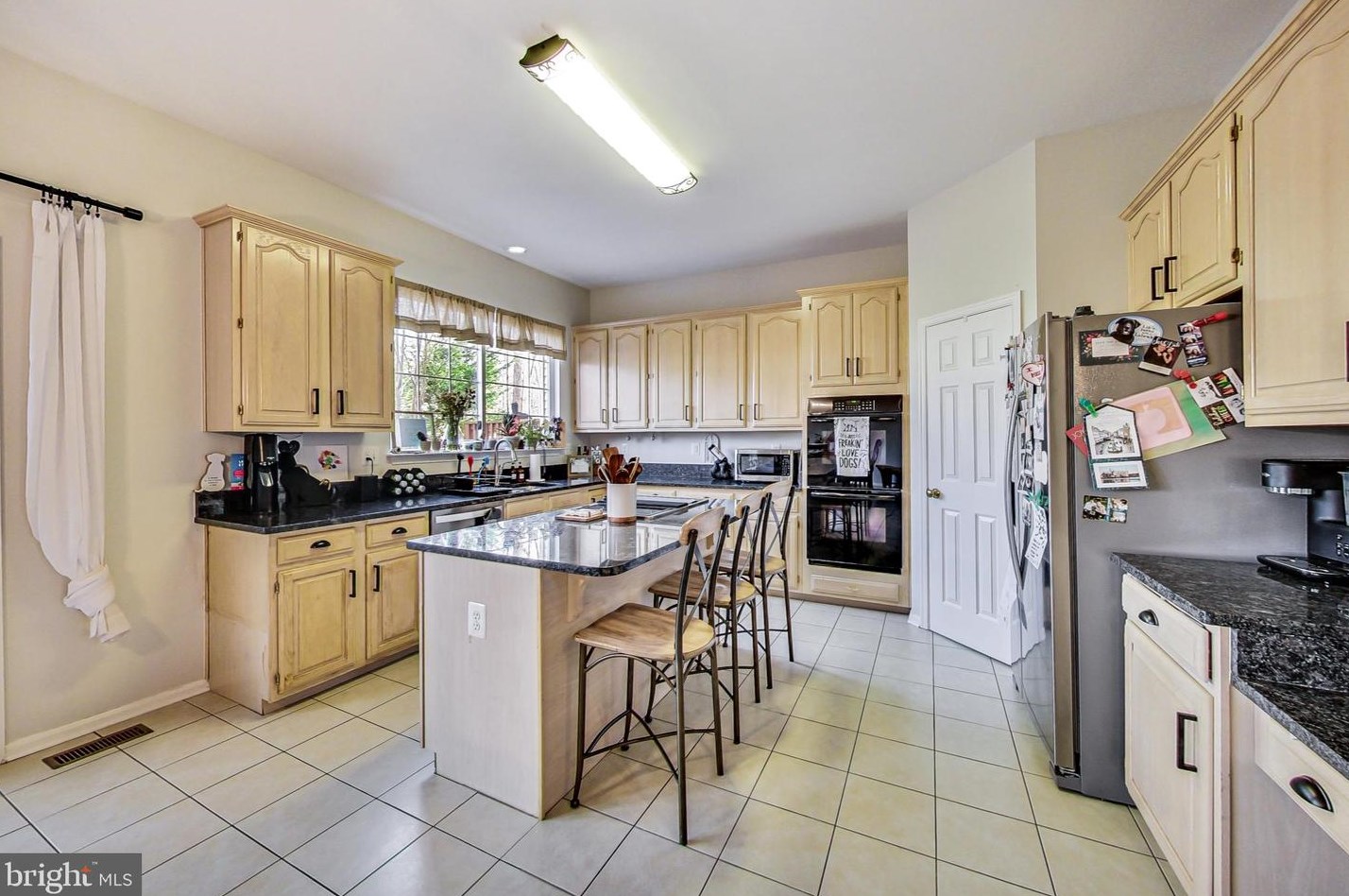 4017 Rosemeade Dr, Fairfax VA  22033-2873 exterior