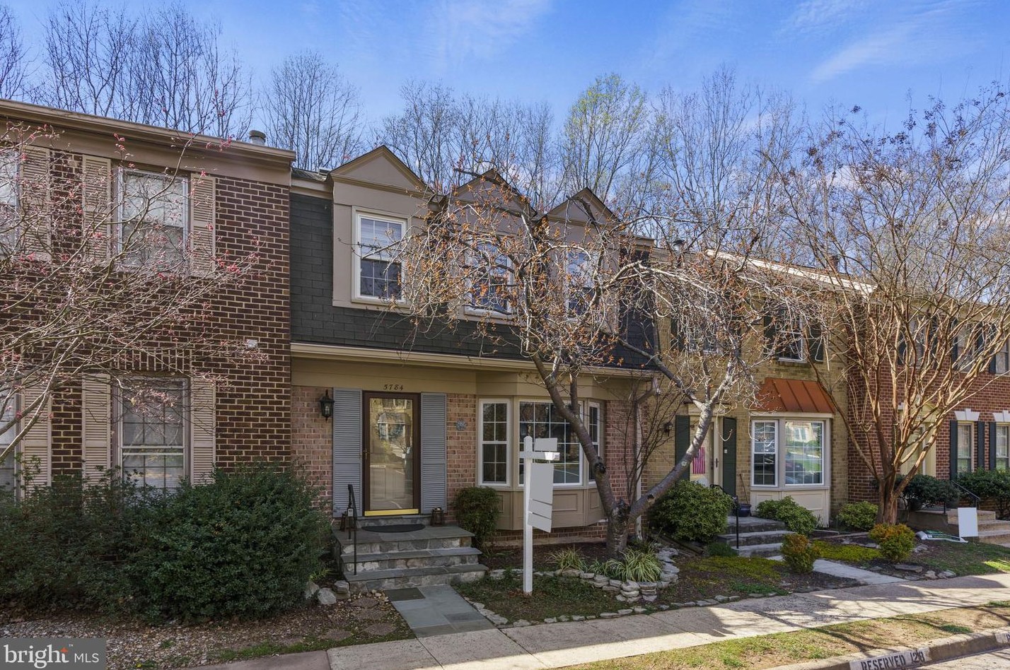 5784 Crownleigh Ct, Springfield, VA 22015