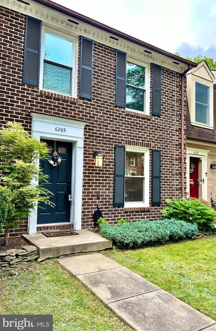 6269 Rathlin Dr, Springfield, VA 22152
