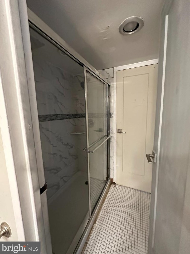623 Center St #102, Herndon, VA 20170
